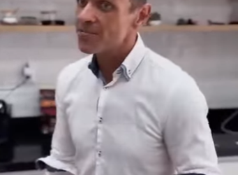 H0711002 Ela não tem limites,minha Sogra pagava minha empregada pra contar tudo que acontecia na minha casa,mulher sem noção part2