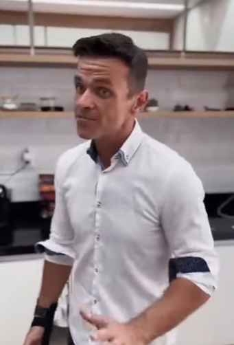 H0711002 Ela não tem limites,minha Sogra pagava minha empregada pra contar tudo que acontecia na minha casa,mulher sem noção part2