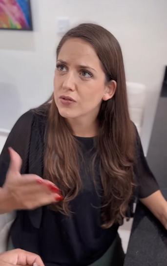 H0711004 Minha própria Mãe com meu Marido tentando me dá golpe,dois sem vergonhas,não quero mais saber desses dois part2