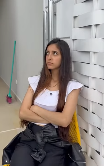 H0718007 Ela encontrou moto do marido dela na casa de outra mulher,e olha que ela conseguiu fazer part2