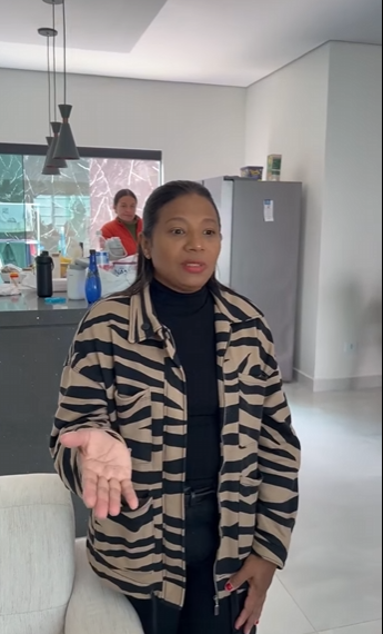 H0803004 Ele vem com namorada para morar na casa da tia sem permissão,e tia faz isso part2