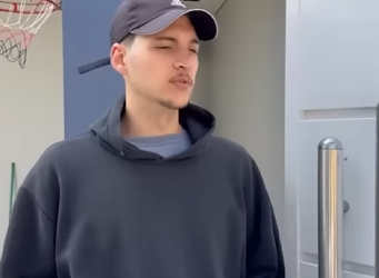 H0814005 Depois que expulsou filha de casa agora ela vem arrependida parte 2