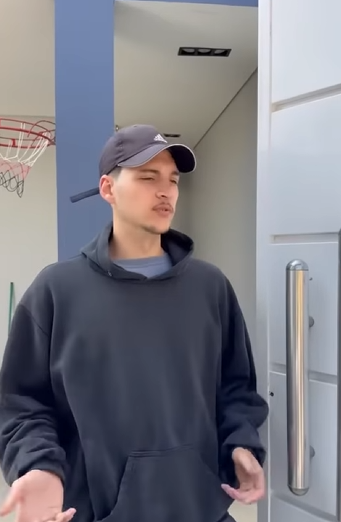 H0814005 Depois que expulsou filha de casa agora ela vem arrependida parte 2