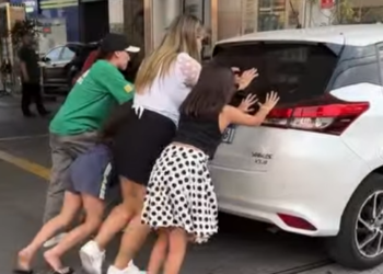 H0815001 Milionário deu uma lição de humildade para esposa filha parte 2