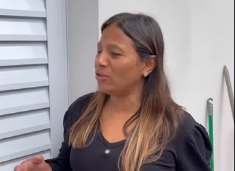 H0819007 Se achando porque namorado lhe deu um celular, mas felicidade dela durou pouco part2