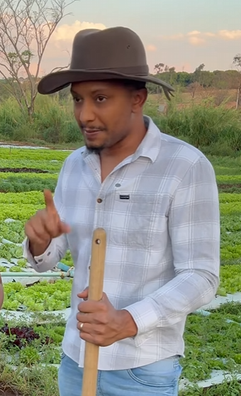 H0902007 Atitude desse empregado impressionou todos part2