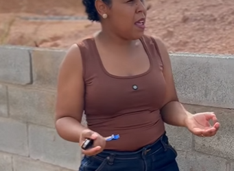 H0902003 Gerente de obra cai do cavalo humilhar trabalhador! part2