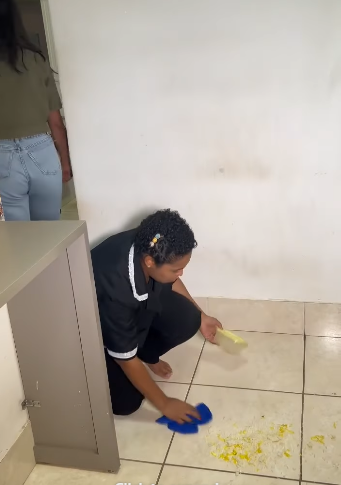 H2902004 Ela foi humilhar ficou humilhada! part2