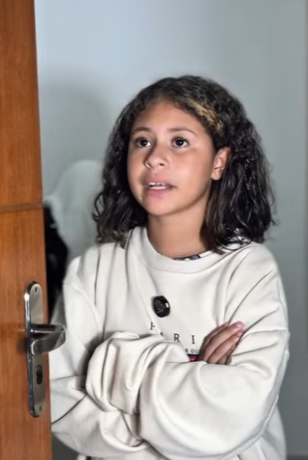 H0921006 ELA NÃO QUERIA TIRAR CASACO part2