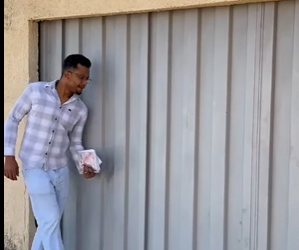 H0302001 patrão leu bilhete da filha da empregada ficou sem palavras! que ele fez vai te emocionar! part2