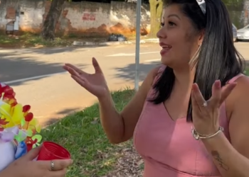 H1018004 Moça usa uma mochila para ter figura perfeita conquistar cara que ela gosta part2