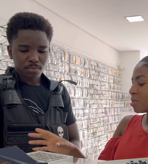 H1018003 Ela comeu mais Jóias do que eu podia acreditar part2