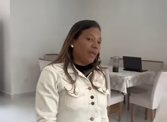 H0916006 irmã dela dá um carro para namorado para que ele deixe parte 2