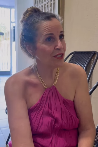 H0911010 mãe dela lhe ensinou uma lição quando viu com homem errado part2