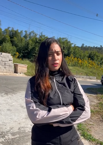 H0903010 Devolve chave da casa porque não suporta vizinha part2