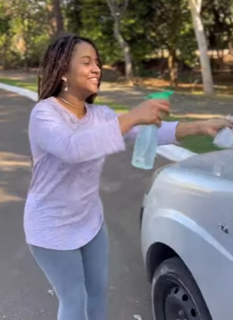 H1204006 Menina que limpa vidros se apaixona por um cliente part2