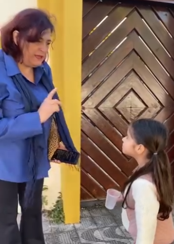 H1204004 Empresário faz teste com as futuras cuidadoras da sua sua filha part2