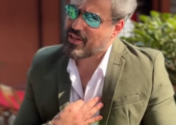 H1215003 Esse milionário fingiu ser pobre para encontrar amor da sua vida parte 2