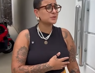 H1219007 Essa mulher era gentil com seus vizinhos mas eles acreditavam que era por interesse isso part2