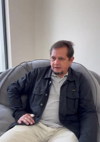 H1203014 Com anos ela queria que os seus pais desse de tudo para ela part2