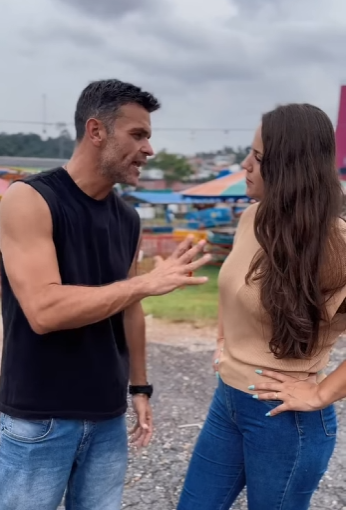 H1208014 irmão do meu Marido folgado,ele pede dinheiro emprestado nunca paga meu Marido bobo empresta toda vez part2