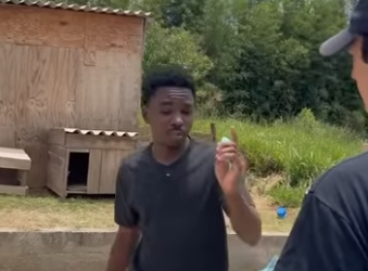 H1309006 Os dois viram quando carteira dela caiu part2