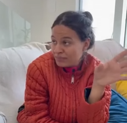 H1216014 Sua mãe lhe enviava dólar por semana ele achava pouco part2