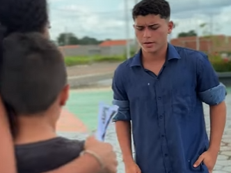 H1422002 Ela fez impensa vel para manter seu filho seguro part2