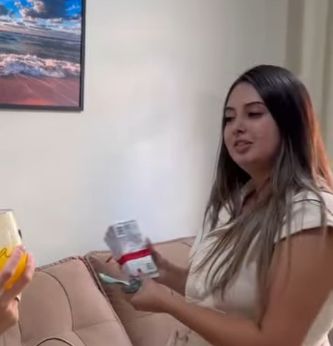 H1218019 vizinha chegou na porta com uma proposta mostrou que sua ambição era maior que amor pelo marido part2