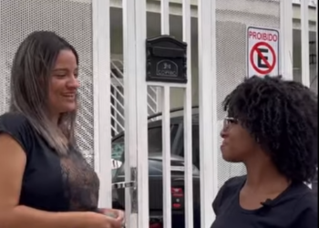 H1218018 Depois de ficar linda não tinha dinheiro para pagar salão, mas recebeu uma grande lição part2