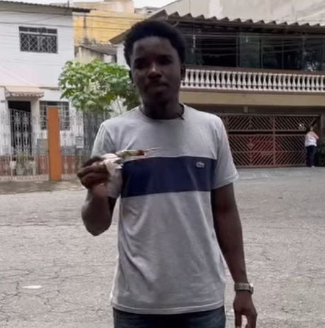 H1218015 Por vender churrasquinhos, sua amiga teve invej4 part2