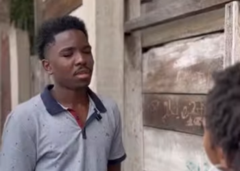 H1218013 mulheres falando mal da vizinha, marido quebrou cadeira onde estavam sentadas part2