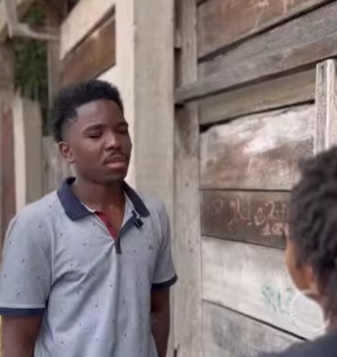 H1218013 mulheres falando mal da vizinha, marido quebrou cadeira onde estavam sentadas part2