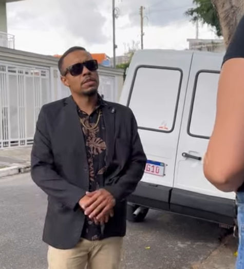 H1218009 pares de tênis, uma vizinha carente uma amiga aproveitadora part2