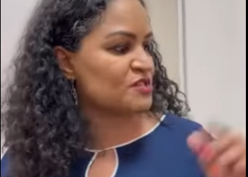 H1204017 Jovens HUMILHAM faxineiro sem saber quem ele são surpreendidos no final!!! part2