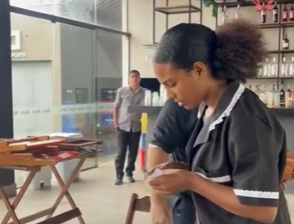 H1422017 Patrao se disfarca pra descobrir verdade part2