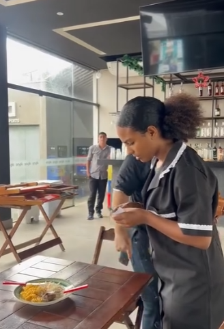 H1422017 Patrao se disfarca pra descobrir verdade part2