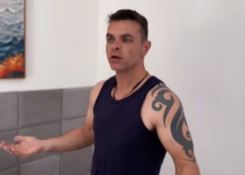 H2904011 Minha mulher surt0u quando viu que meu celular tinha senha não quiz me escutar! Agora está brav4, mas eu tenho minha opinião também part2