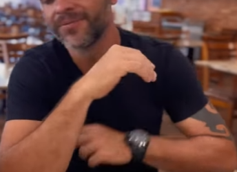 H1508002 Marido hum1lh4 esposa no shopping, mas ela deu um basta nisso! part2