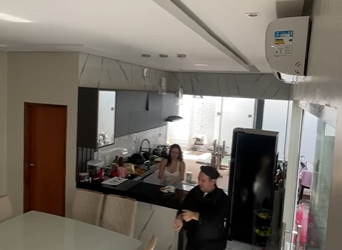 H1501004 Marido instala ca mera em casa pega traic part2