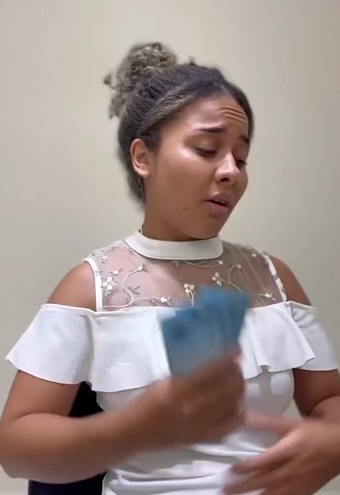 H1501020 ESPOSA vai JUNTO RECEBER salario do MARIDO ela quer gastar todo dinheiro part2