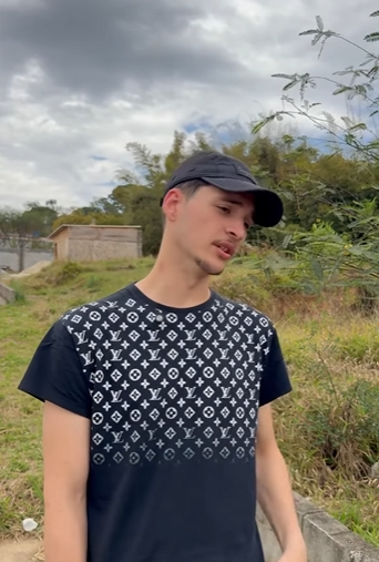 H1503019 Tinha inveja da amiga porque ela tinha namorado part2