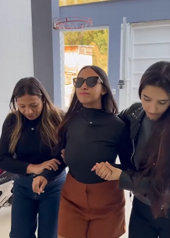 H1503018 Me fingi de cega para ver mentira da minha irmã part2