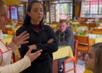 H1604006 HUMILH4R4M uma mãe solteira por amamentar seu bebê em público part2