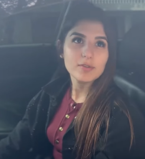 H1604007 Mulher rica paga muito dinheiro por cachorro de menina órfã part2