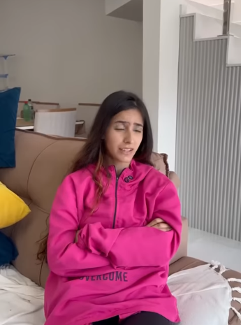 H1514017 Disse pra ela que comprou um terreno pra fazer uma casa, olha que ela fez part2