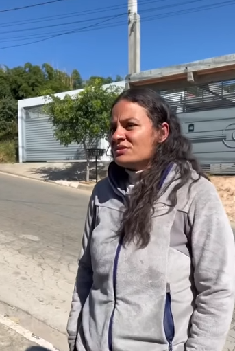 H1516017 Cansou de limpar toda vez que sua filha saia PARTE 2