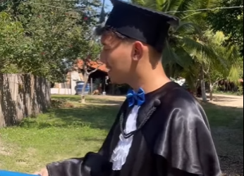 H1622005 Ele se formou abandonou sua mae part2