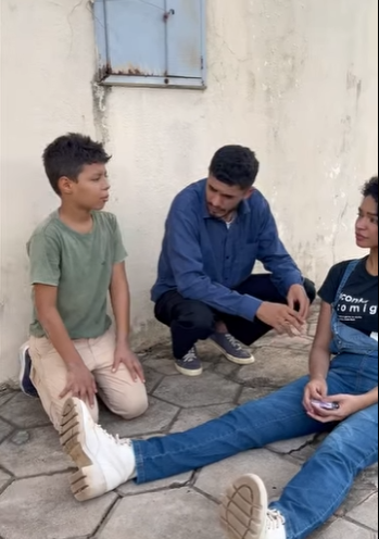 H1606019 Dona de empresa pega choque em poste part2