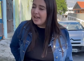 H1918007 Uma linda mulher coloca um mototáxi em seu lugar para fazê lo se apaixonar part2